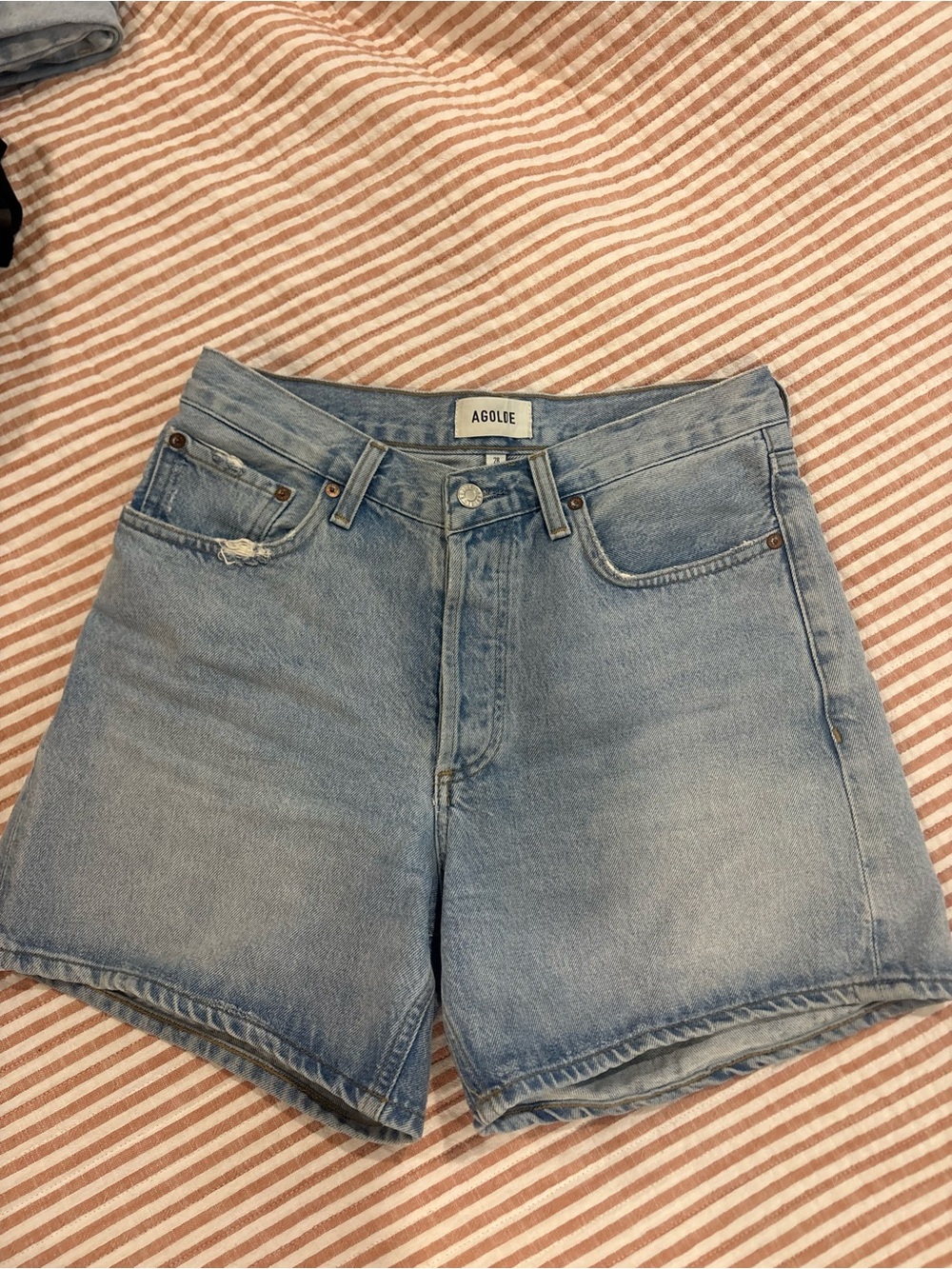 Agolde V-Waist High-Rise Shorts - Picture 2 of 4